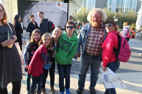 Autogramme vor dem Deutschen Pavillion in Mailand